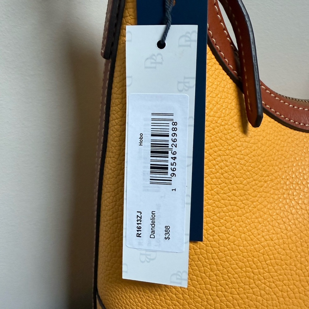 Dooney & Bourke Pebble Grain Shoulder Bag NWT - Picture 2 of 4